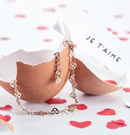 LE bracelet pour une déclaration d'amour caché dans un œuf l'Eggstra