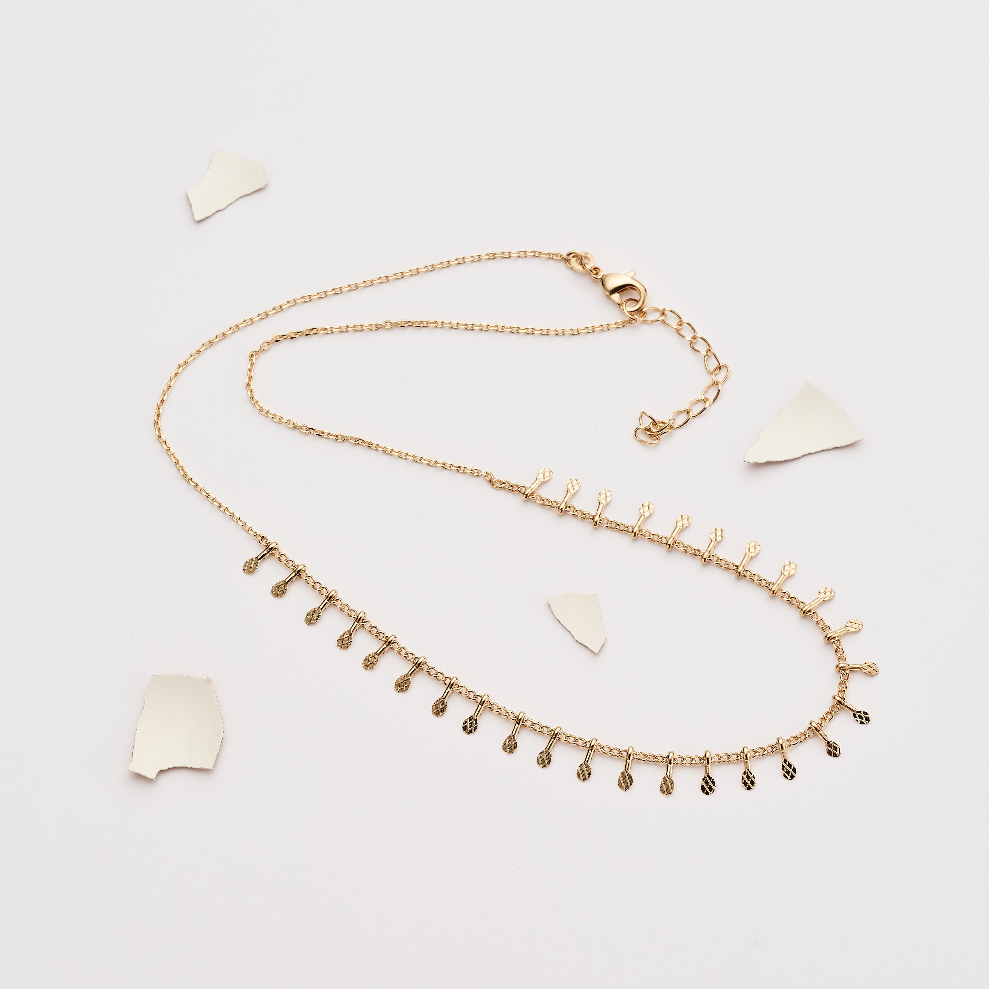 Collier bohème caché dans une coquille d'oeuf l'Eggstra